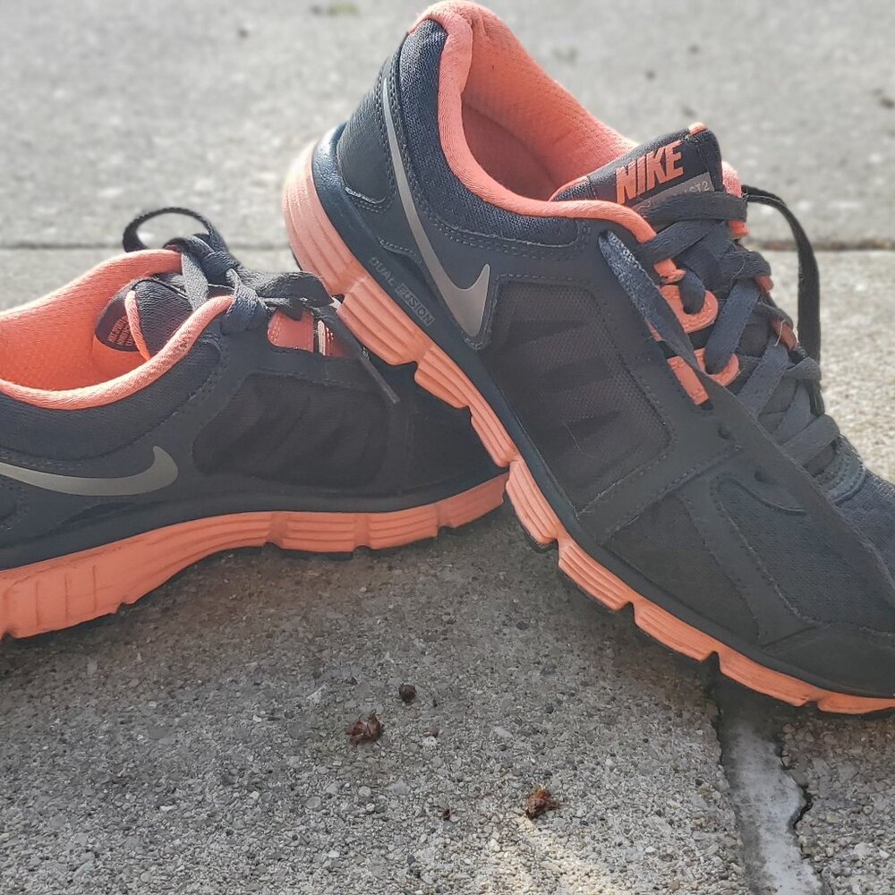 Nike Tennis Shoes